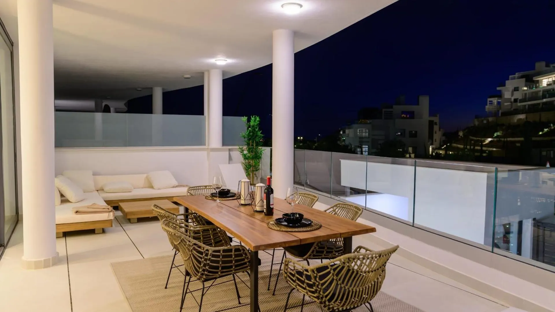 Beautiful West Facing 2-Bedroom Apartment In The Prestigous Higueron West Fuengirola